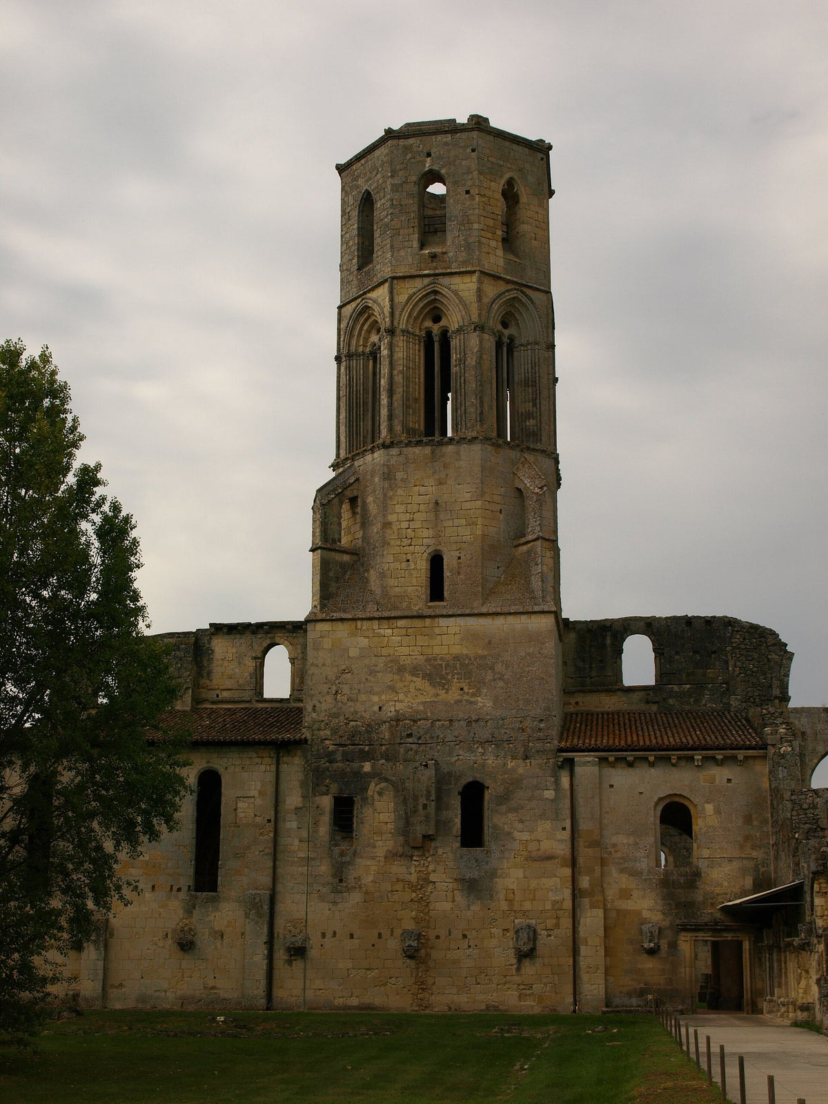 Abbaye de la Sauve-Majeure, au cœur de l'Entre-deux-Mers