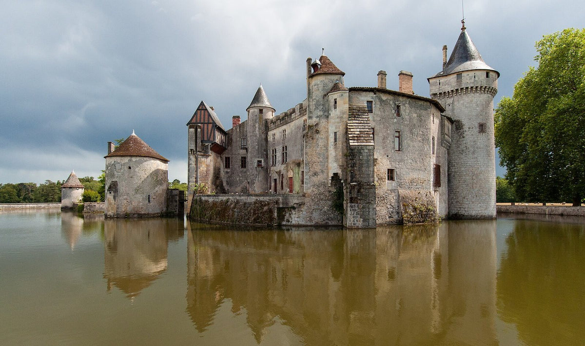 Château de La Brède, la demeure de Montesquieu, dans les Graves