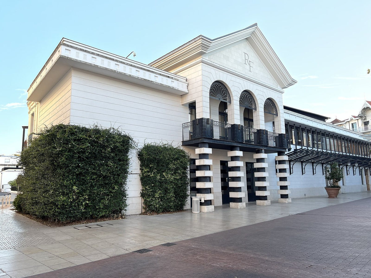 Hôtel de Ville d'Arcachon, place Lucien de Gracia, où sont célébrés les mariages civils